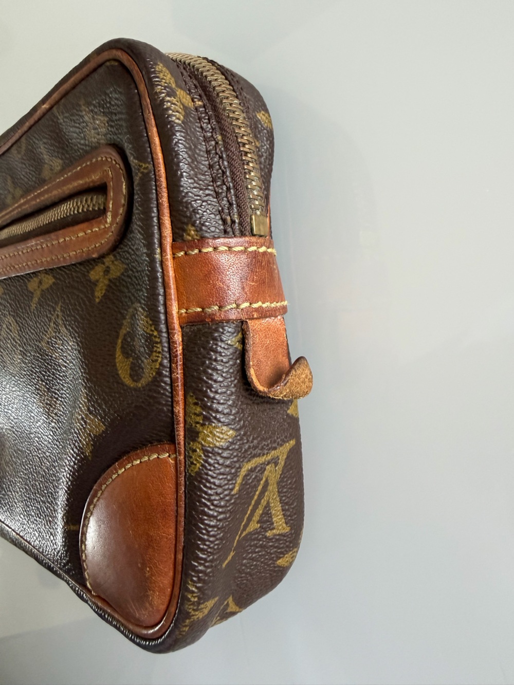 Louis Vuitton - Picture 13 of 14